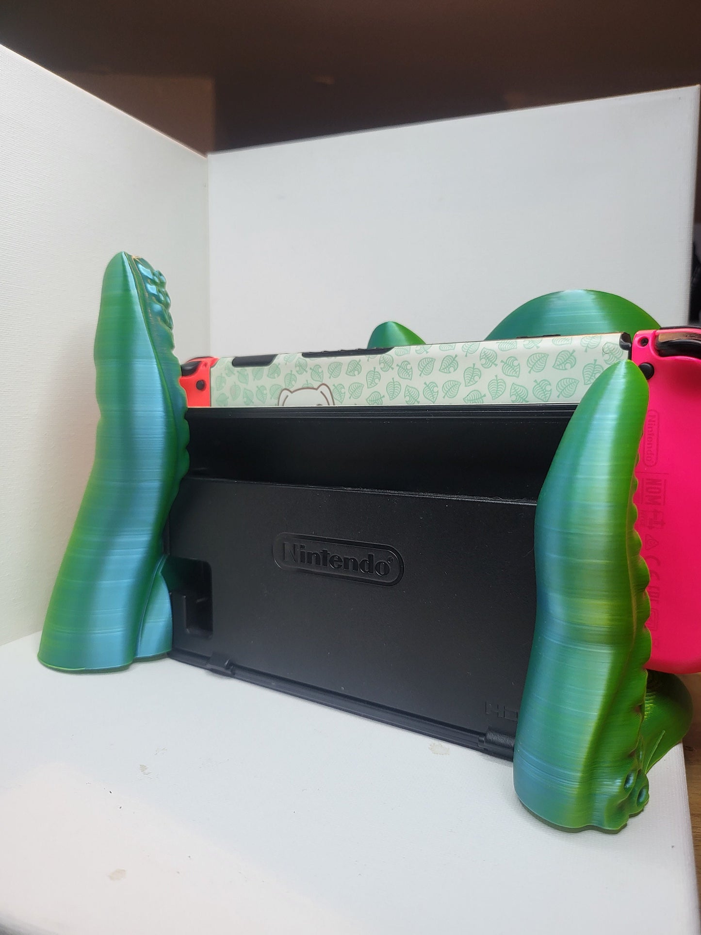 Tentacle Style Dock Case for Nintendo Switch Classic or OLED