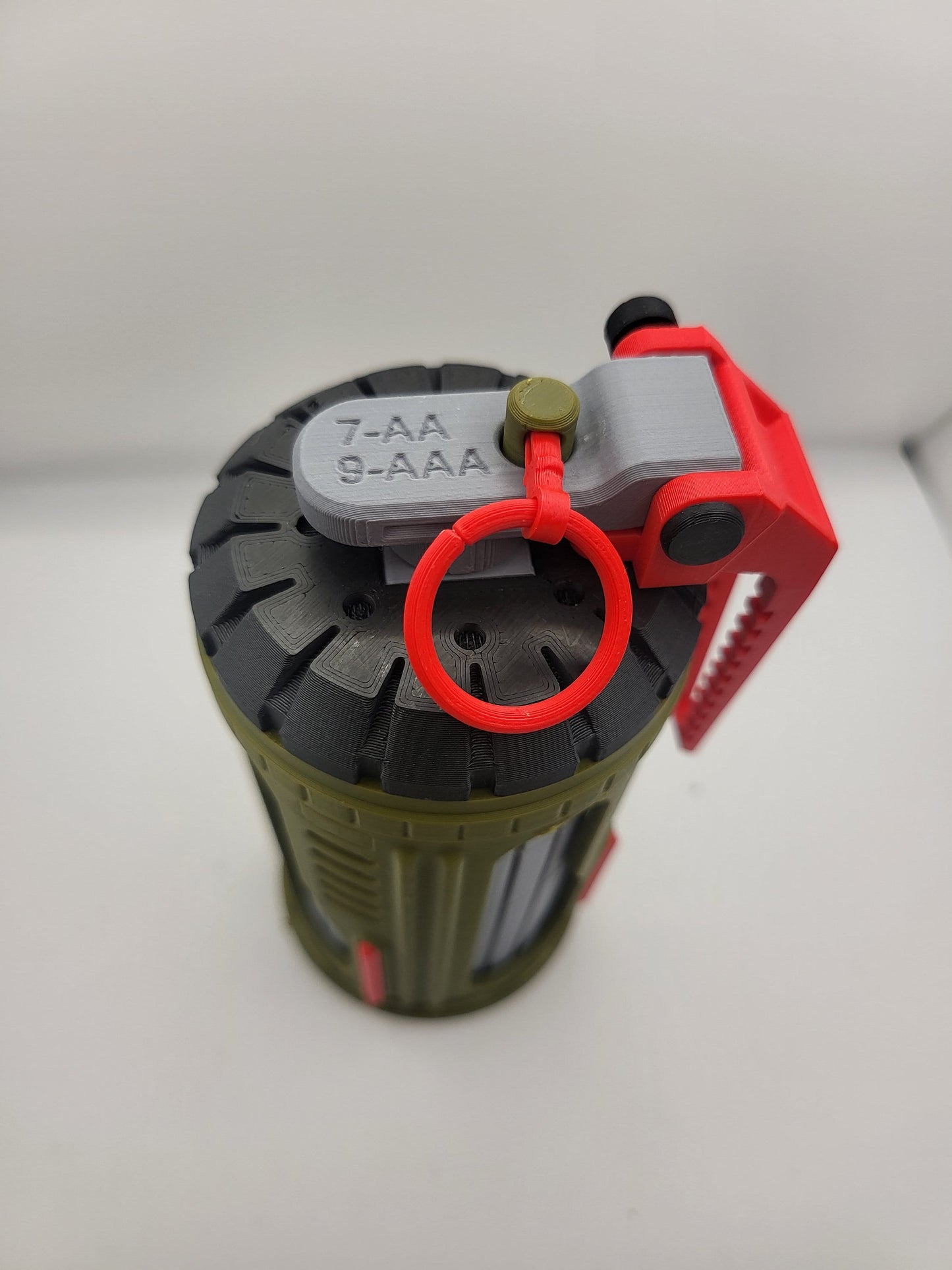 Futuristic Grenade AA/AAA Battery Storage 3D Print