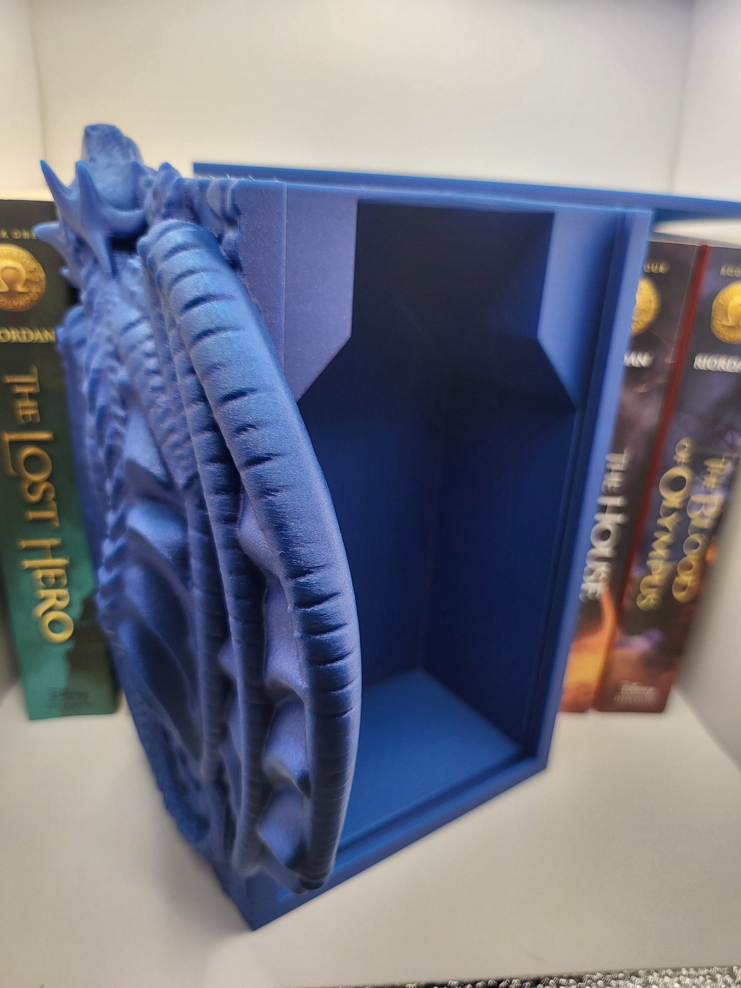 Dragon Book Nook Bookshelf Decoration and Secret Container (3D Print)