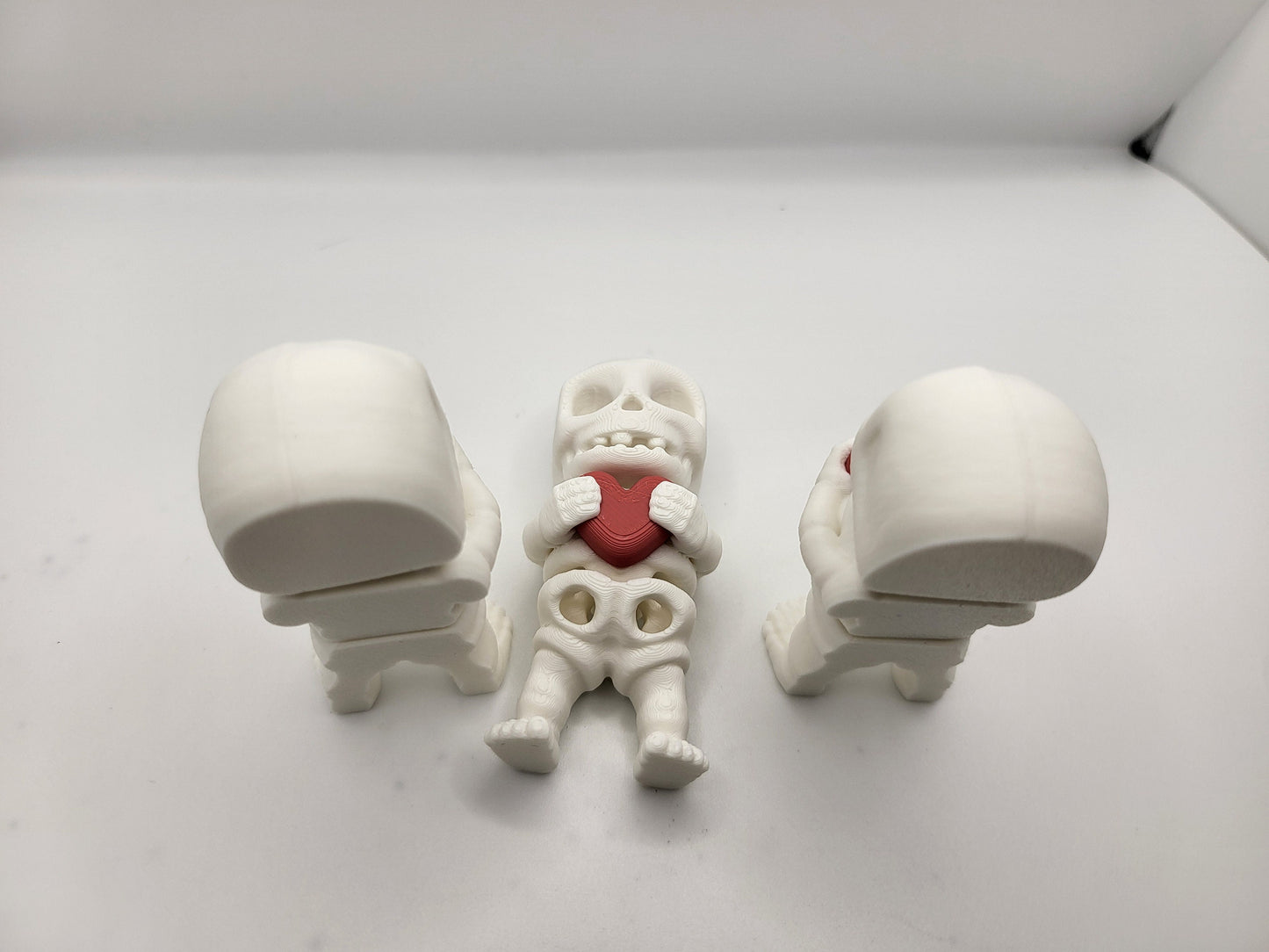 Tiny Articulated Skeleton with a Heart 3D Print