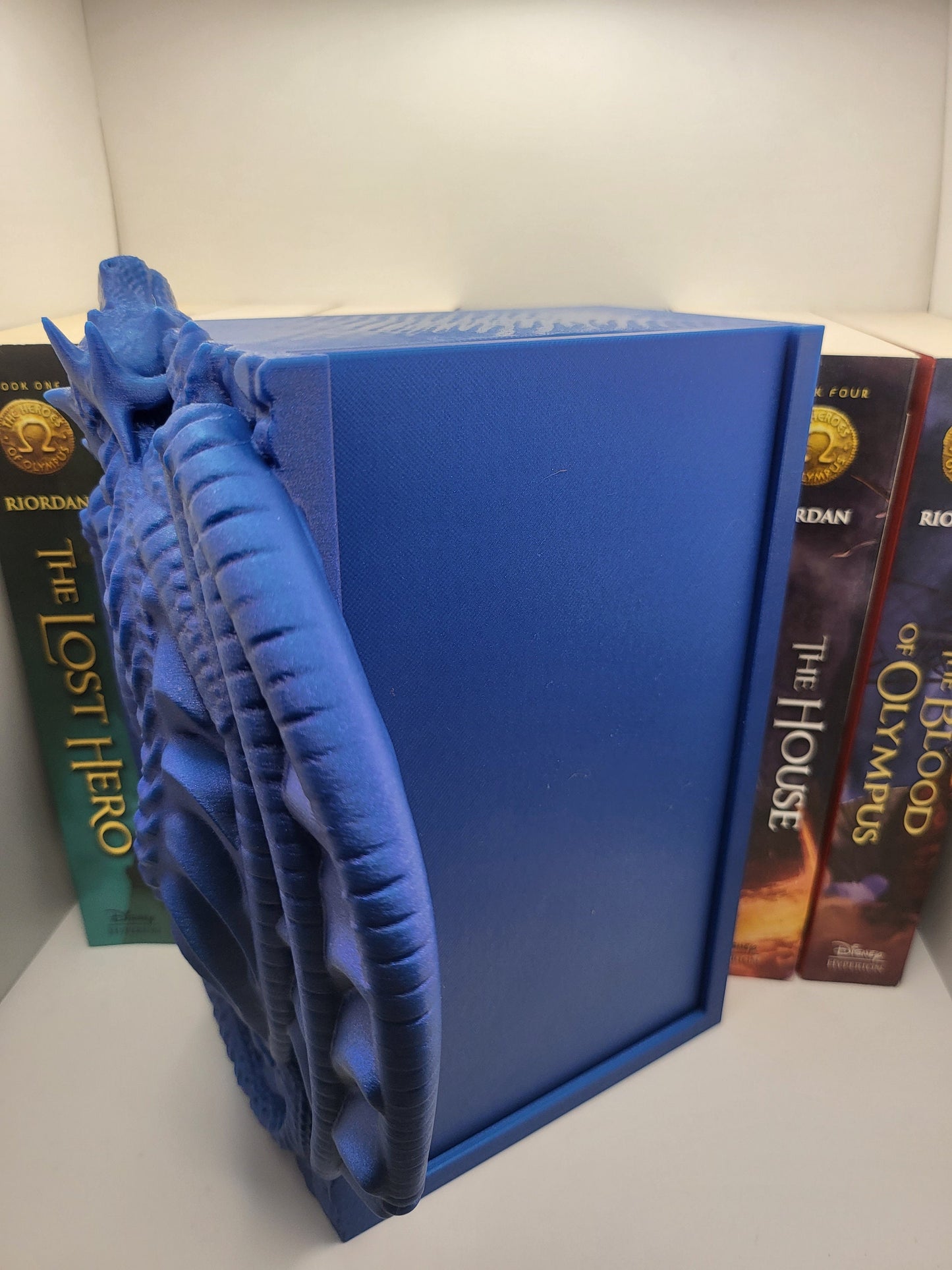 Dragon Book Nook Bookshelf Decoration and Secret Container (3D Print)