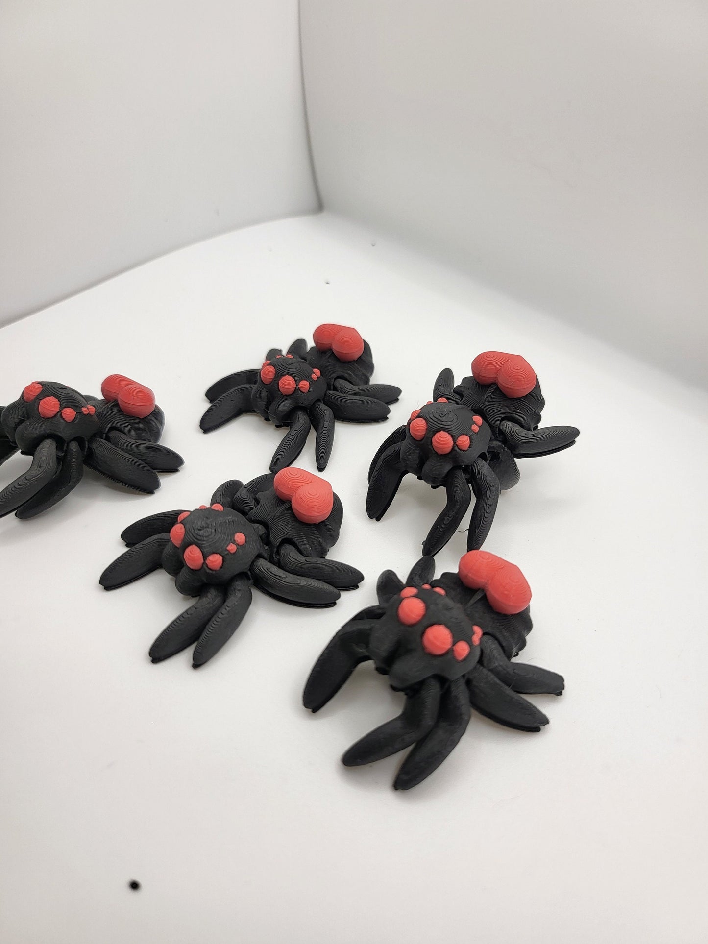Tiny Articulated Love Spiders 3D Print