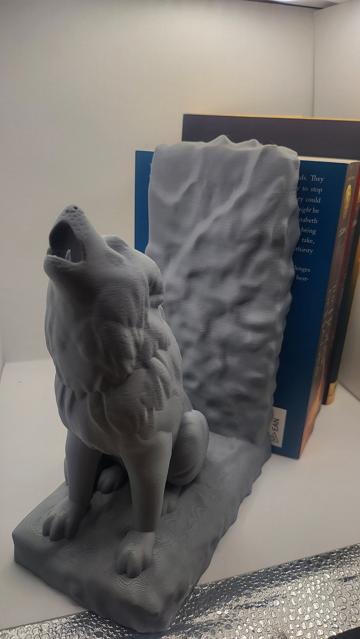 Howling Wolf Bookends (with Lip for Weight) | 3D Print