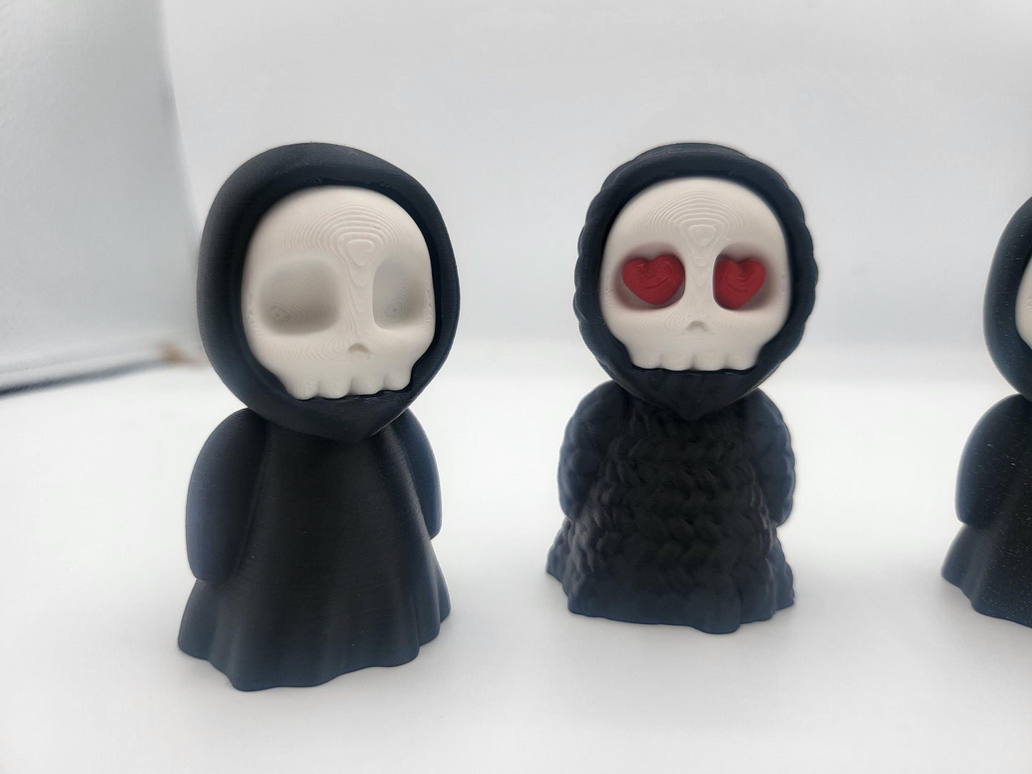 Small Reaper Desk Trinket Halloween Decoration - "Crochet" Style with Heart Eyes or Regular Reaper | 3D Print