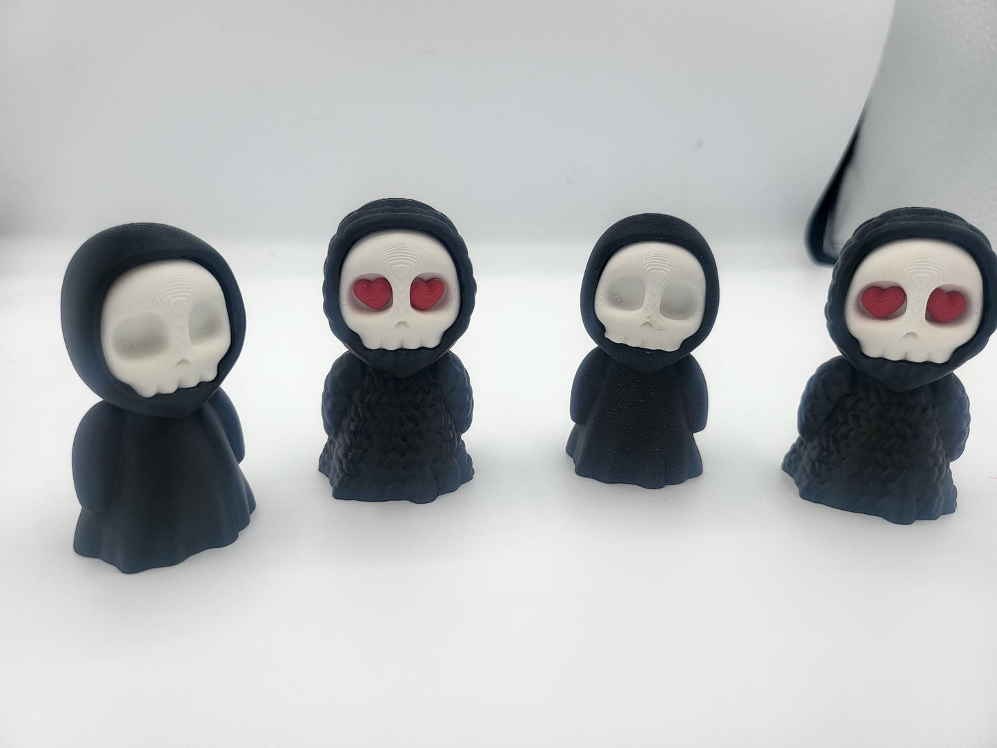 Small Reaper Desk Trinket Halloween Decoration - "Crochet" Style with Heart Eyes or Regular Reaper | 3D Print