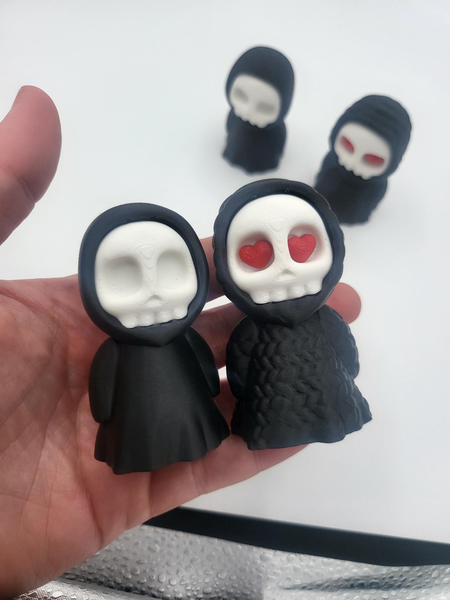 Small Reaper Desk Trinket Halloween Decoration - "Crochet" Style with Heart Eyes or Regular Reaper | 3D Print
