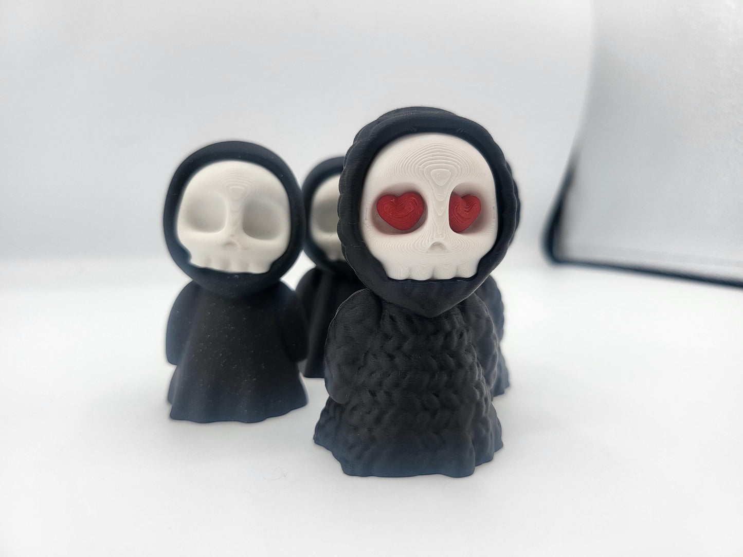 Small Reaper Desk Trinket Halloween Decoration - "Crochet" Style with Heart Eyes or Regular Reaper | 3D Print