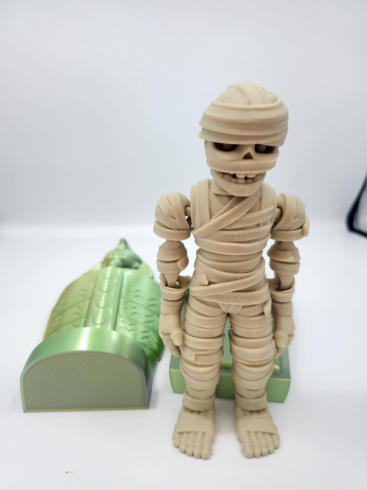 Spooky Halloween Mummy with Optional Sarcophagus Articulated 3D Print