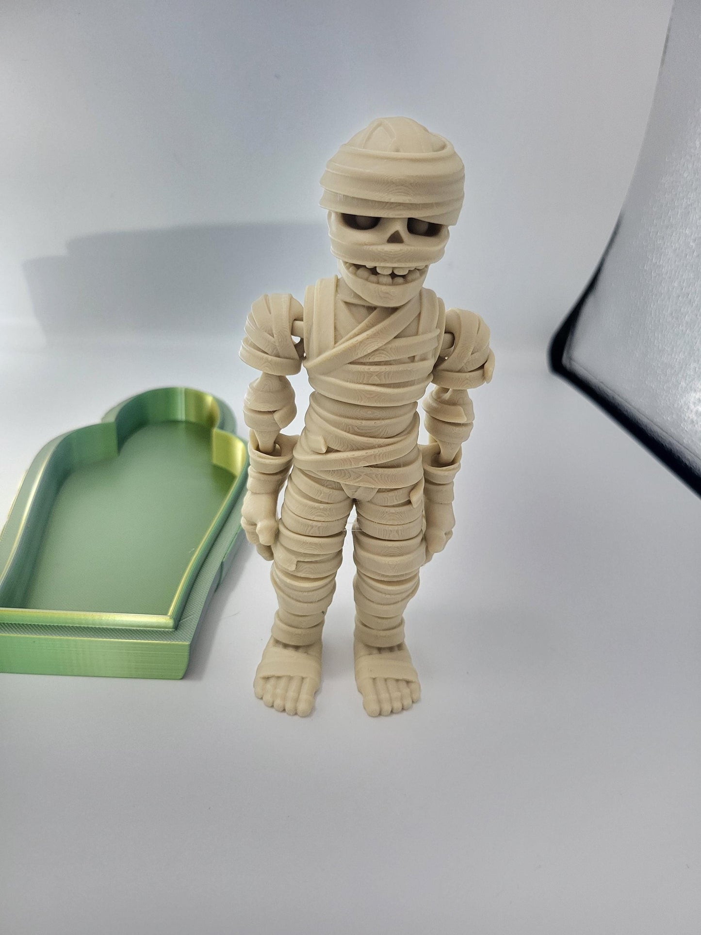 Spooky Halloween Mummy with Optional Sarcophagus Articulated 3D Print