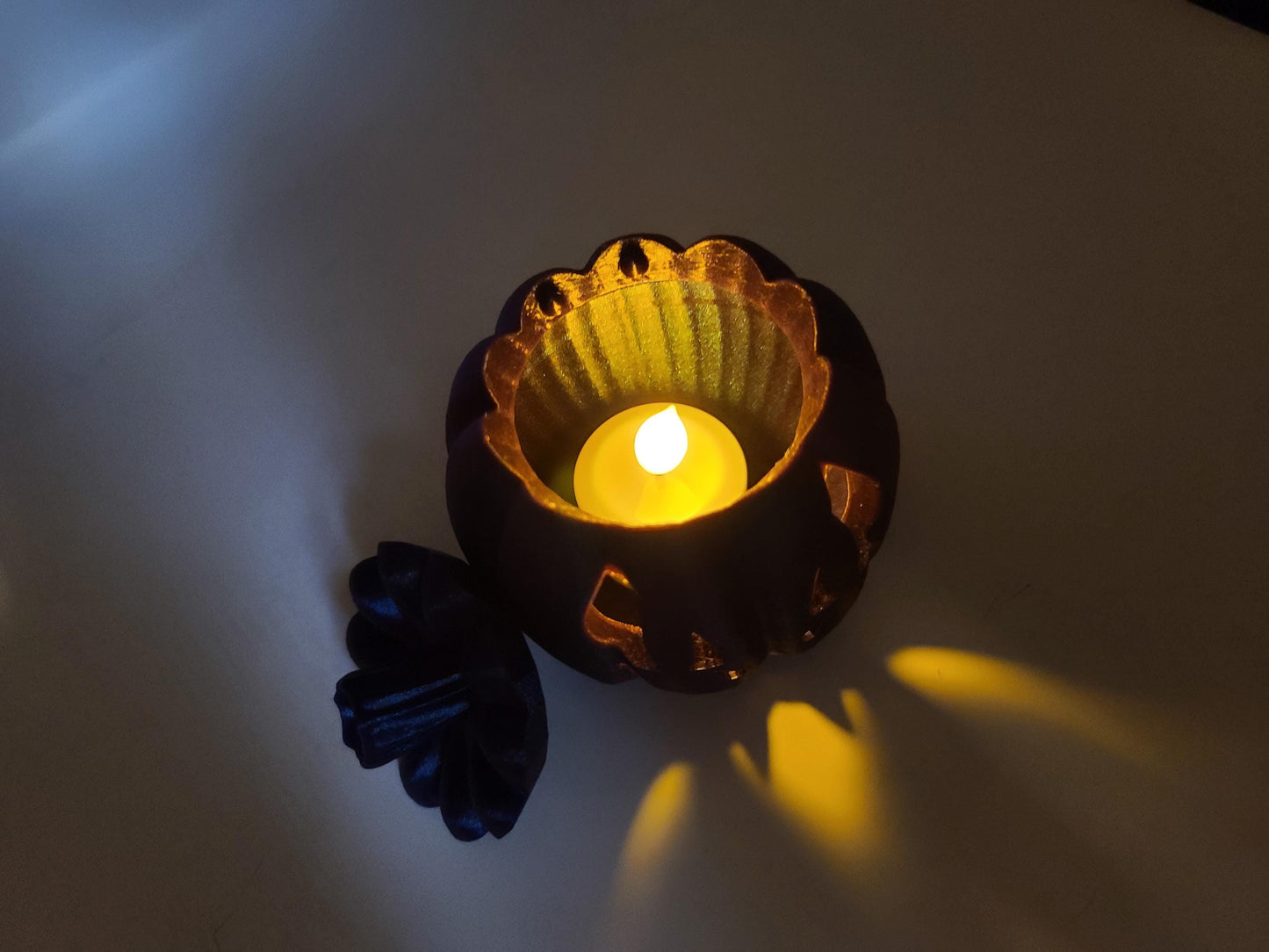 Small LED Tealight Dragon-O-Lantern Halloween Display 3D Print