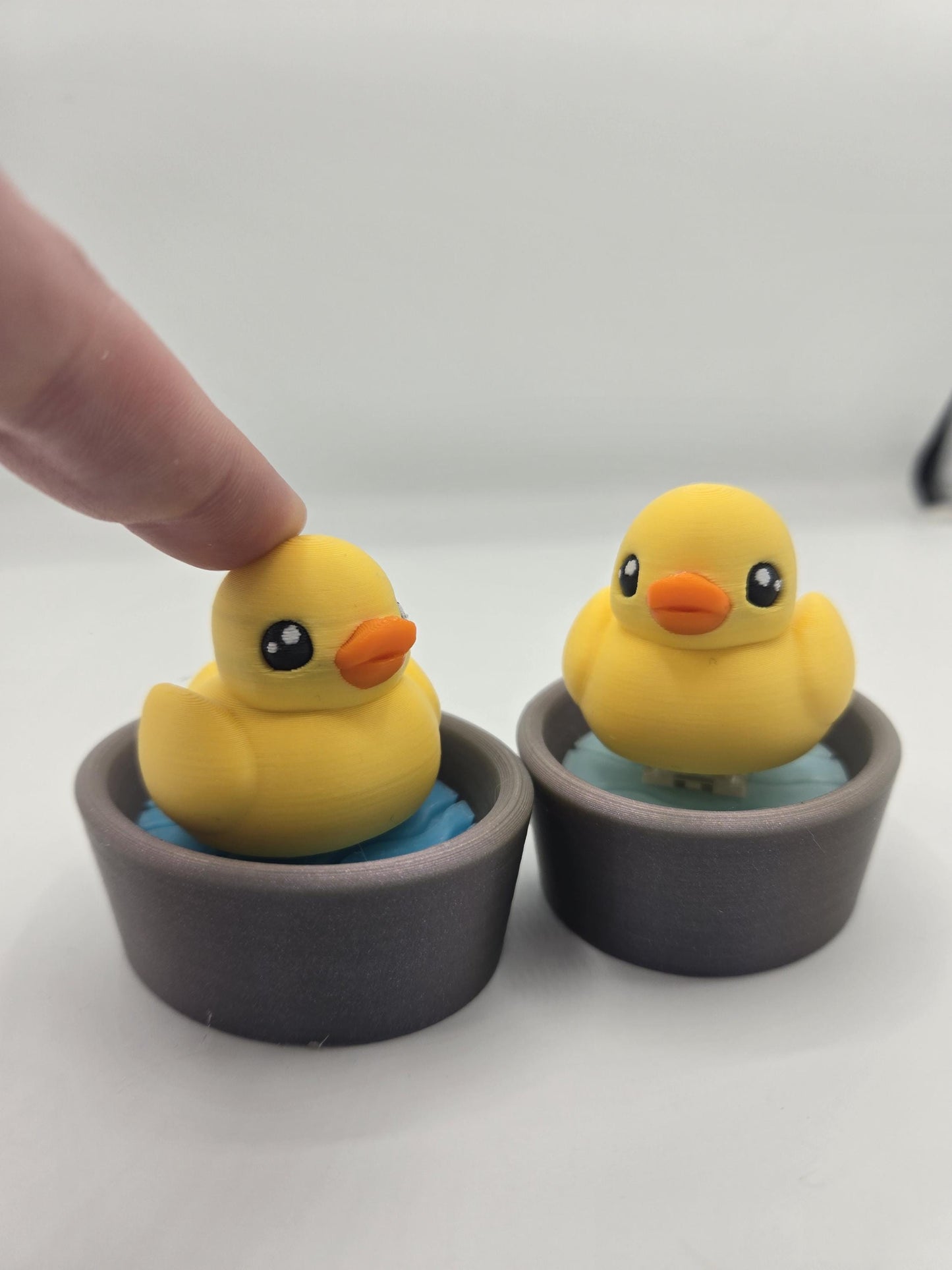 Adorable "Rubber Ducky" in a Bathtub Mechanical Clicker Fidget – 3D Printed Fun!