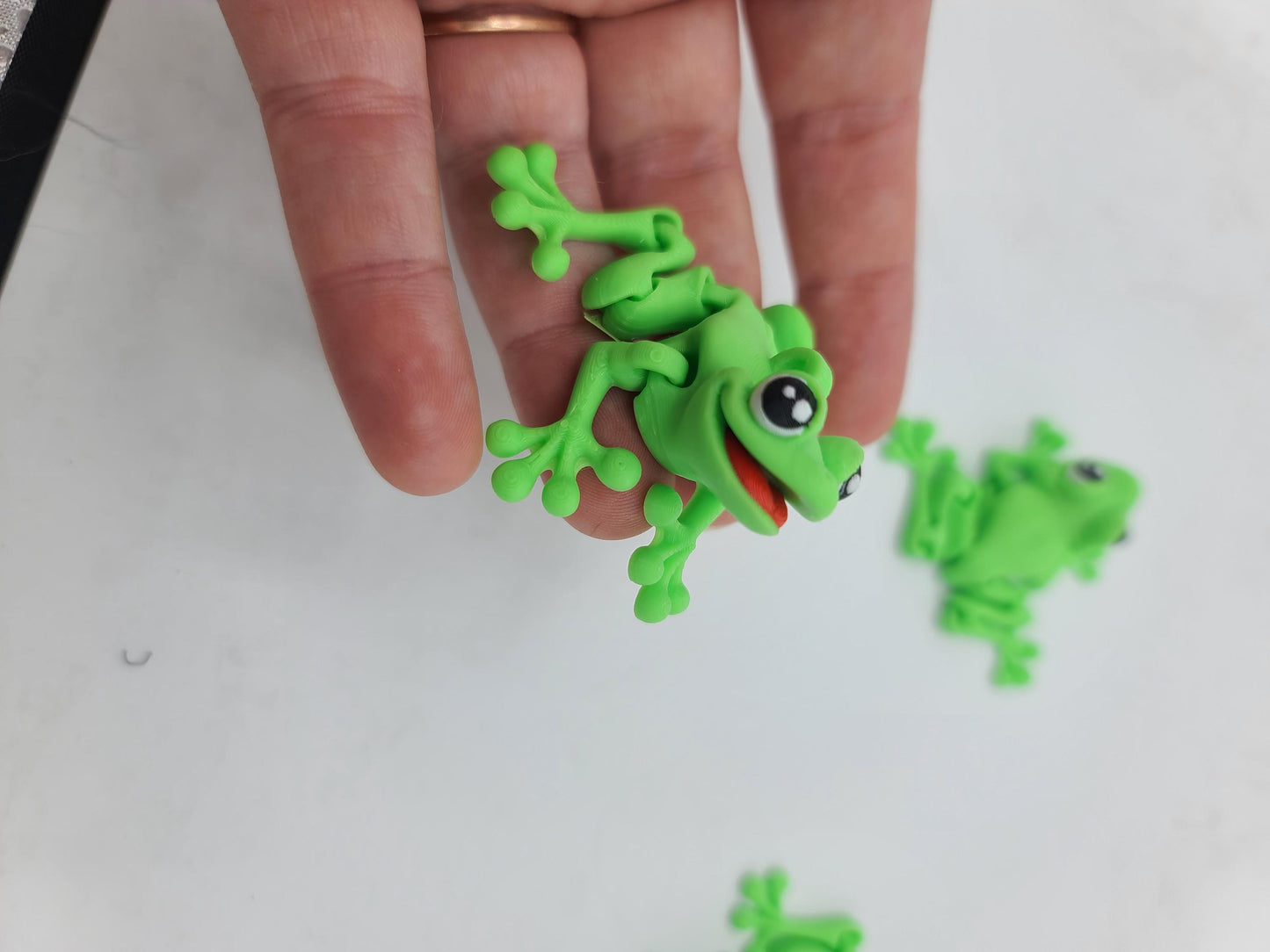 Tiny Smiley Tree Frogs Flexi 3D Print