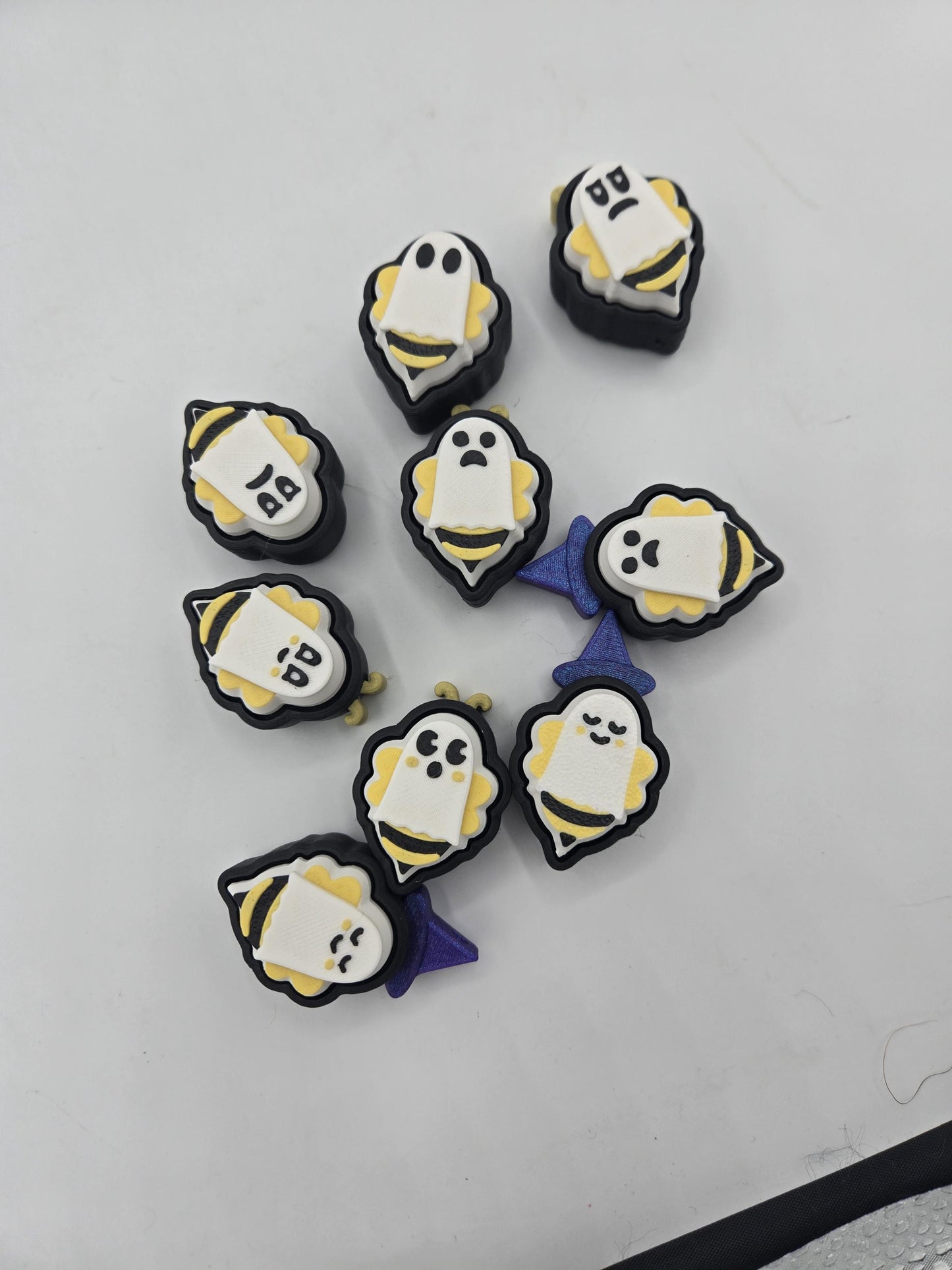Boo Bees (Ghost Bees) Halloween Mechanical Key Fidget Clickers | 3D Print
