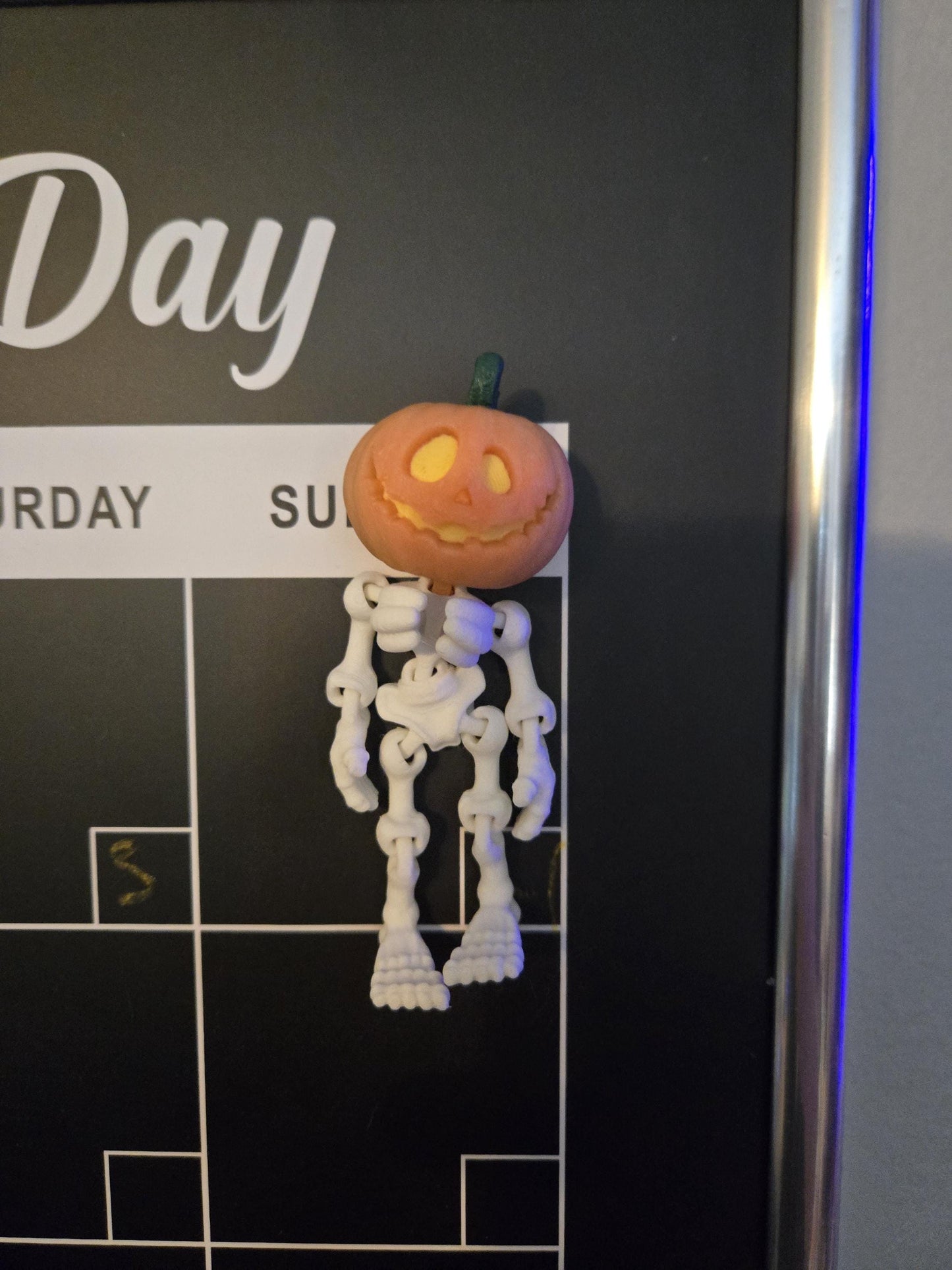 Spooky Skeleton Flexi Keychain or Magnet 3D Print