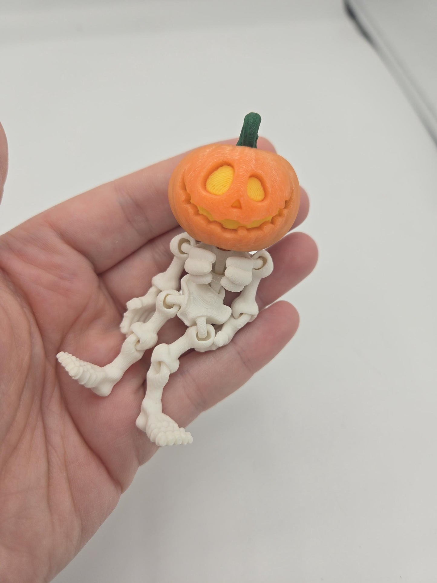Spooky Skeleton Flexi Keychain or Magnet 3D Print