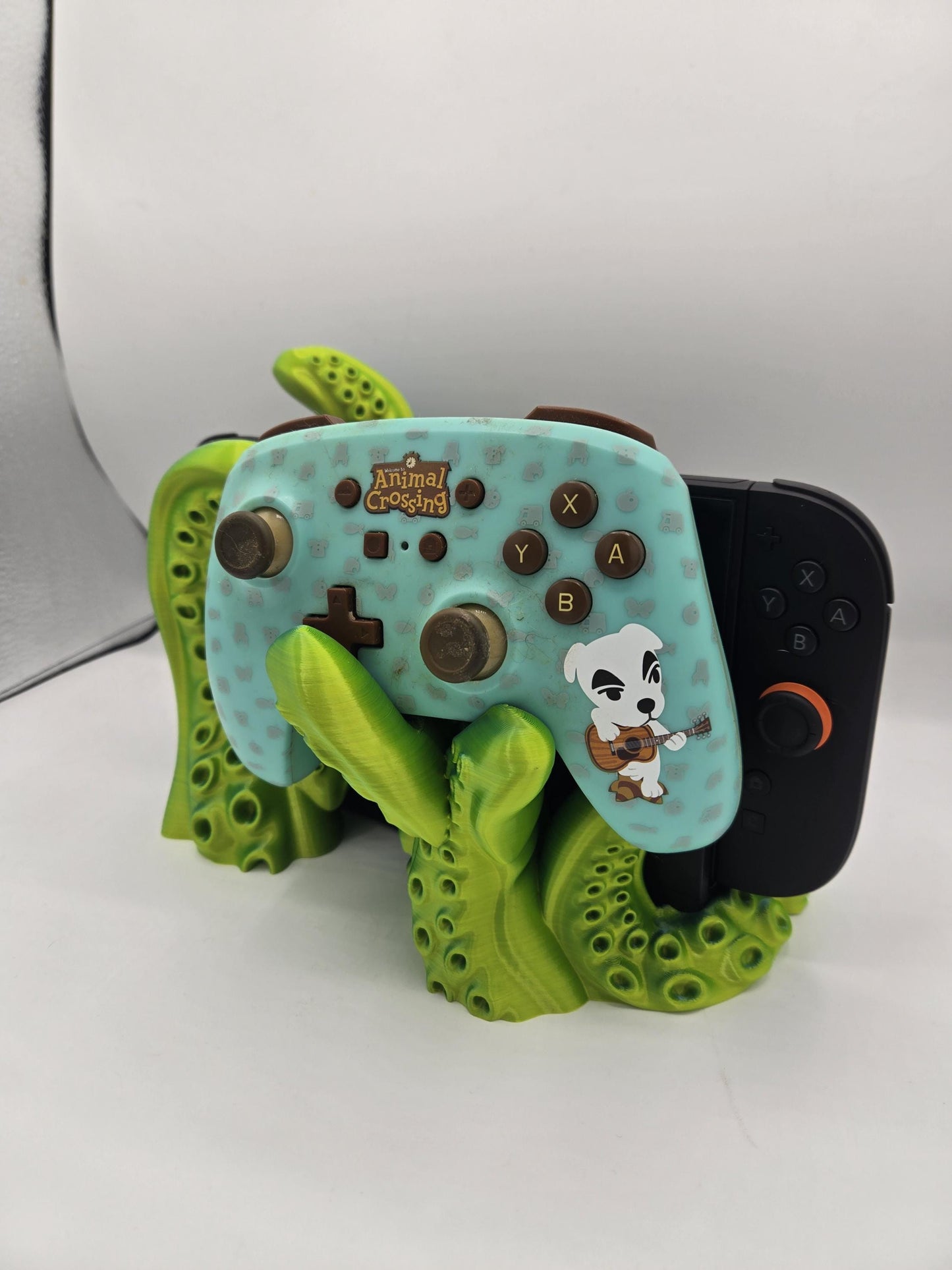 Tentacle Dock with Built In Controller Stand for Switch 2