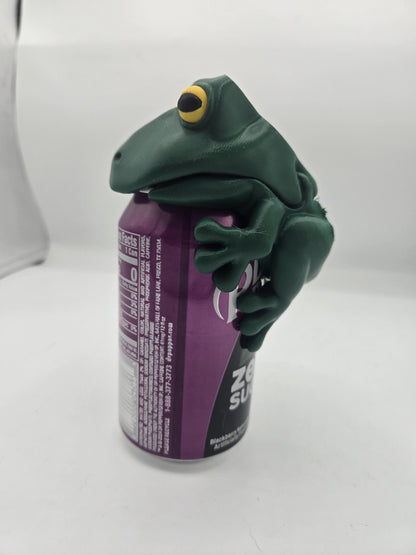 Frog Can Cover 3D print side view — frog head covering the can top with a webbed front foot gripping the side of a standard 12oz can